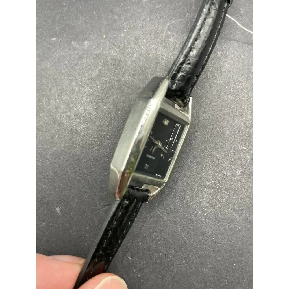 Vintage Diamond FMDKH313 Tank Watch Silver Tone Black Leather Band Japan Movt